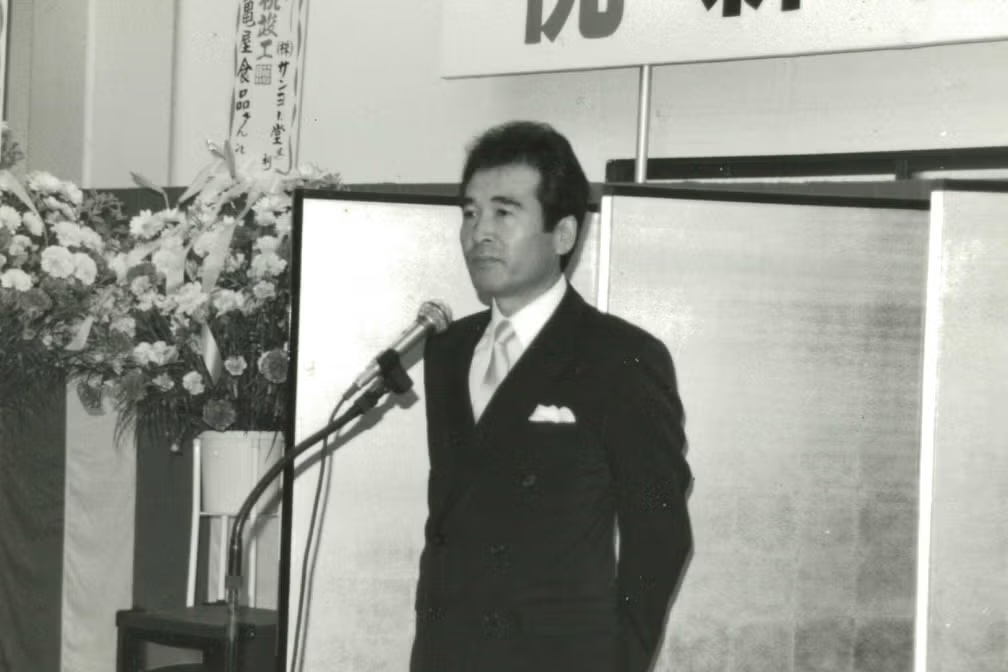 in foto, l'ex presidente Hiroshi Saito nella città di Ichikawa.